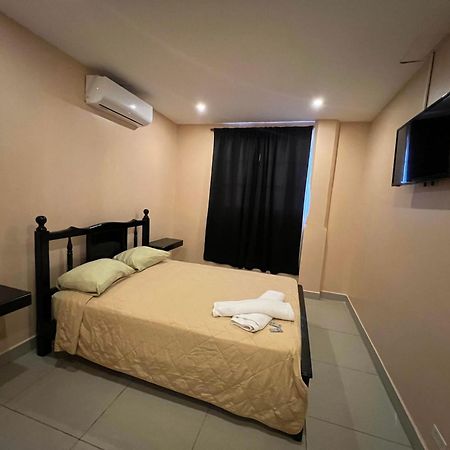 La Cubana Hotel & Suites Colon Ngoại thất bức ảnh